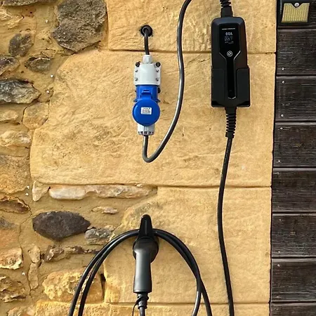 丽焦娜特酒店 3* Nabirat