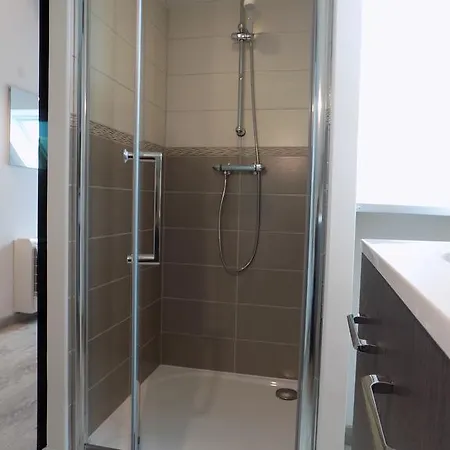 丽焦娜特酒店 Nabirat