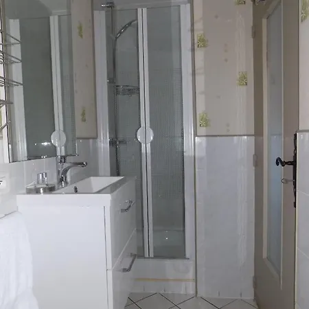 丽焦娜特酒店 住宿加早餐酒店 3*