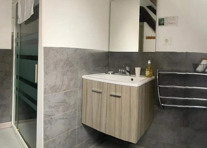 丽焦娜特酒店 3* Nabirat