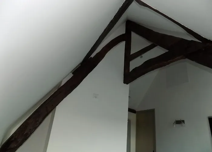 Le Jaonnet Oda ve Kahvaltı 3*