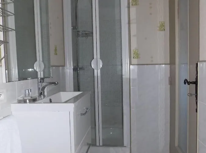 Le Jaonnet Oda ve Kahvaltı 3*